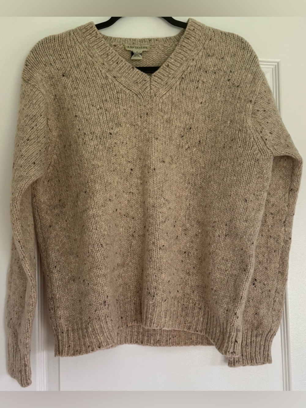 Ann Taylor 100% Wool Oatmeal Speckled Sweater L Quiet Luxury Minimalist